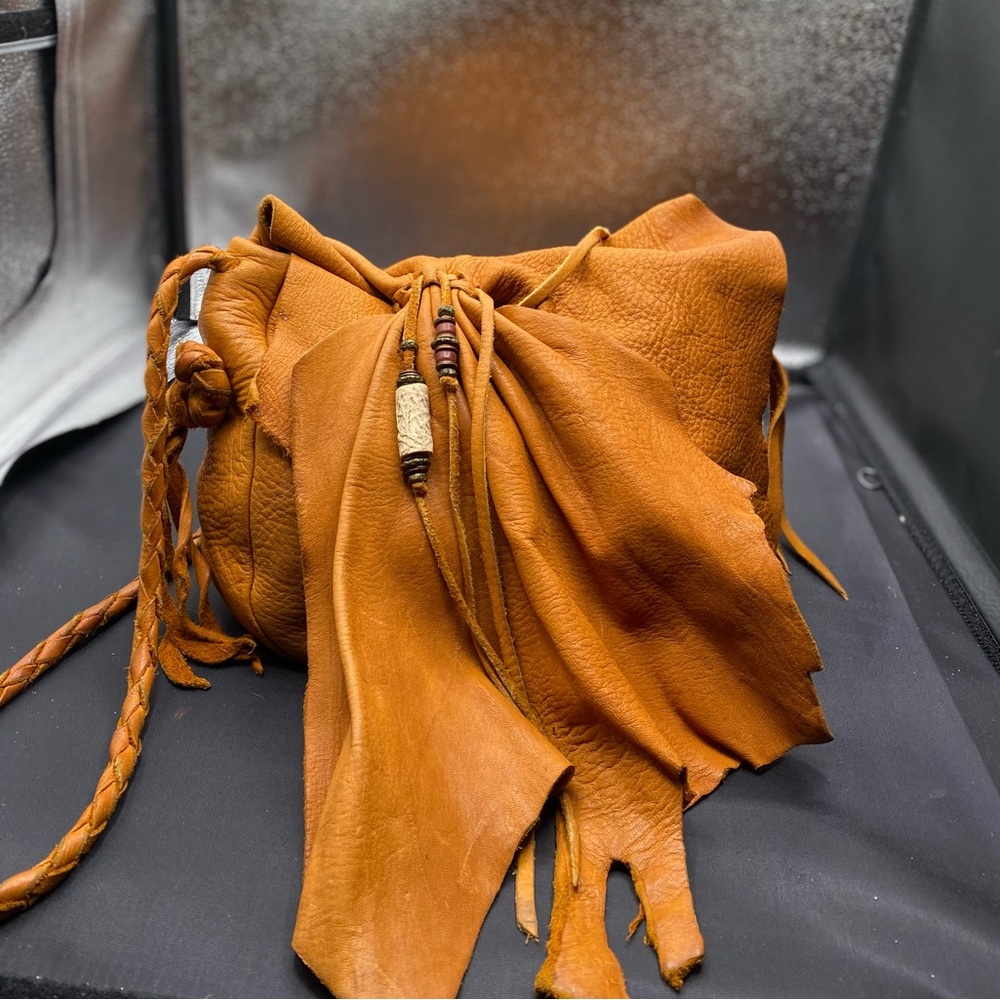 659vintage Native American handmade deerskin bag w beading
